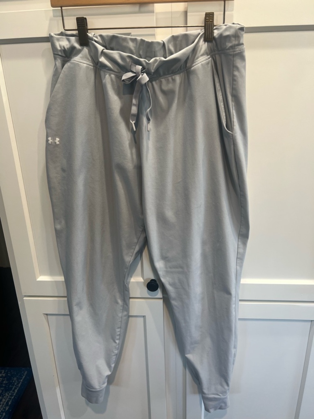 Under Armour Light Gray Drawstring Joggers - Large